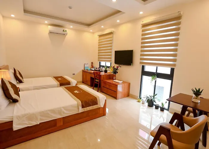 Hotel Manarola Bai Chay 3*