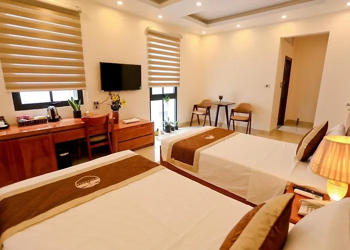 Hotel Manarola Bai Chay 3*
